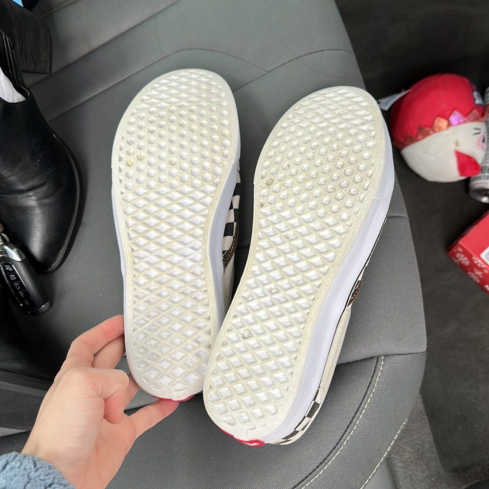 Vans - Picture 2 of 2